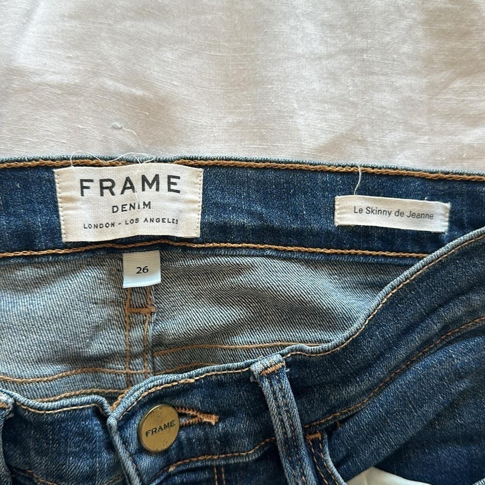Frame Denim- Le Skinny de Jeanne. Size 26​​​​​​ - Picture 2 of 4
